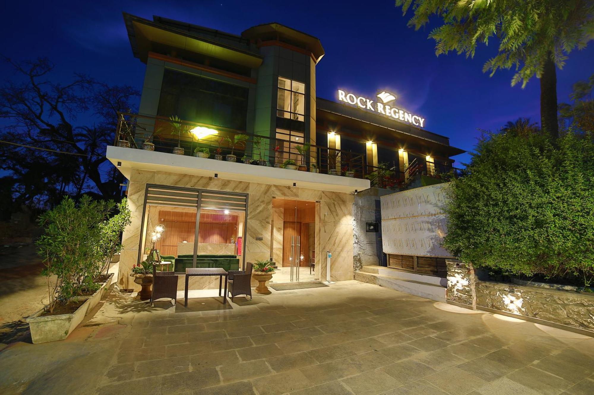 Hotel Rock Regency Mount Abu - A Boutique Rodetel Bagian luar foto