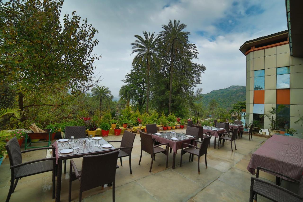 Hotel Rock Regency Mount Abu - A Boutique Rodetel Bagian luar foto